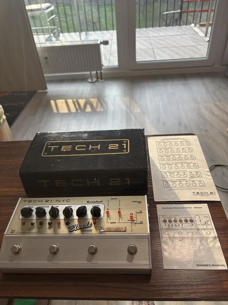 Sleva! 4900 Kč! Tech 21 Blonde Deluxe