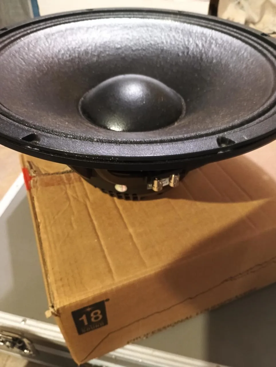18 sound 15ND930  8OHM