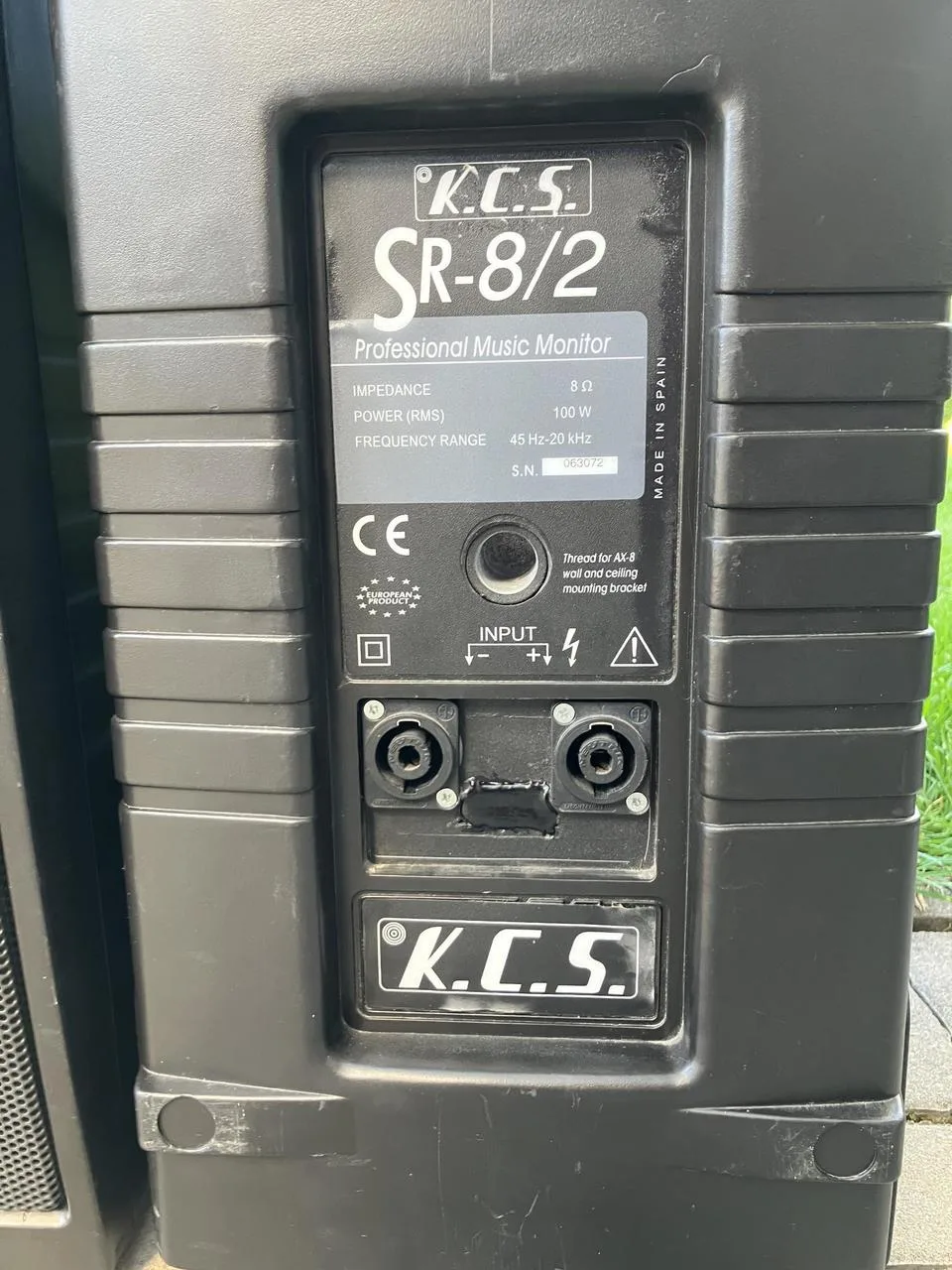 Pár pasivních reproboxů K.C.S. SR-8/2 150W RMS