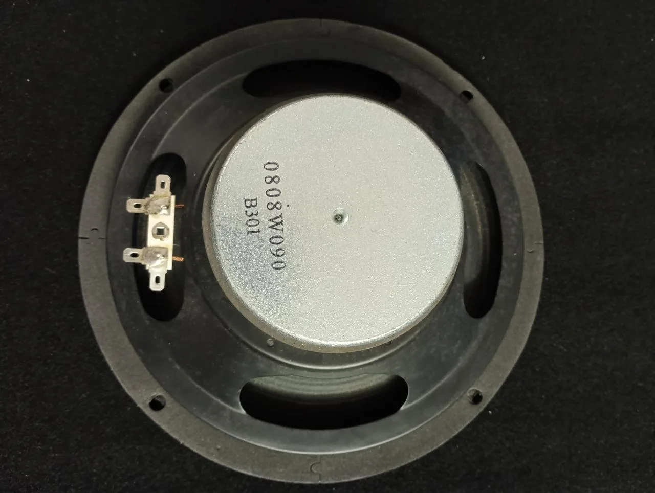 Repro z baskomba Ampeg 8" 20W
