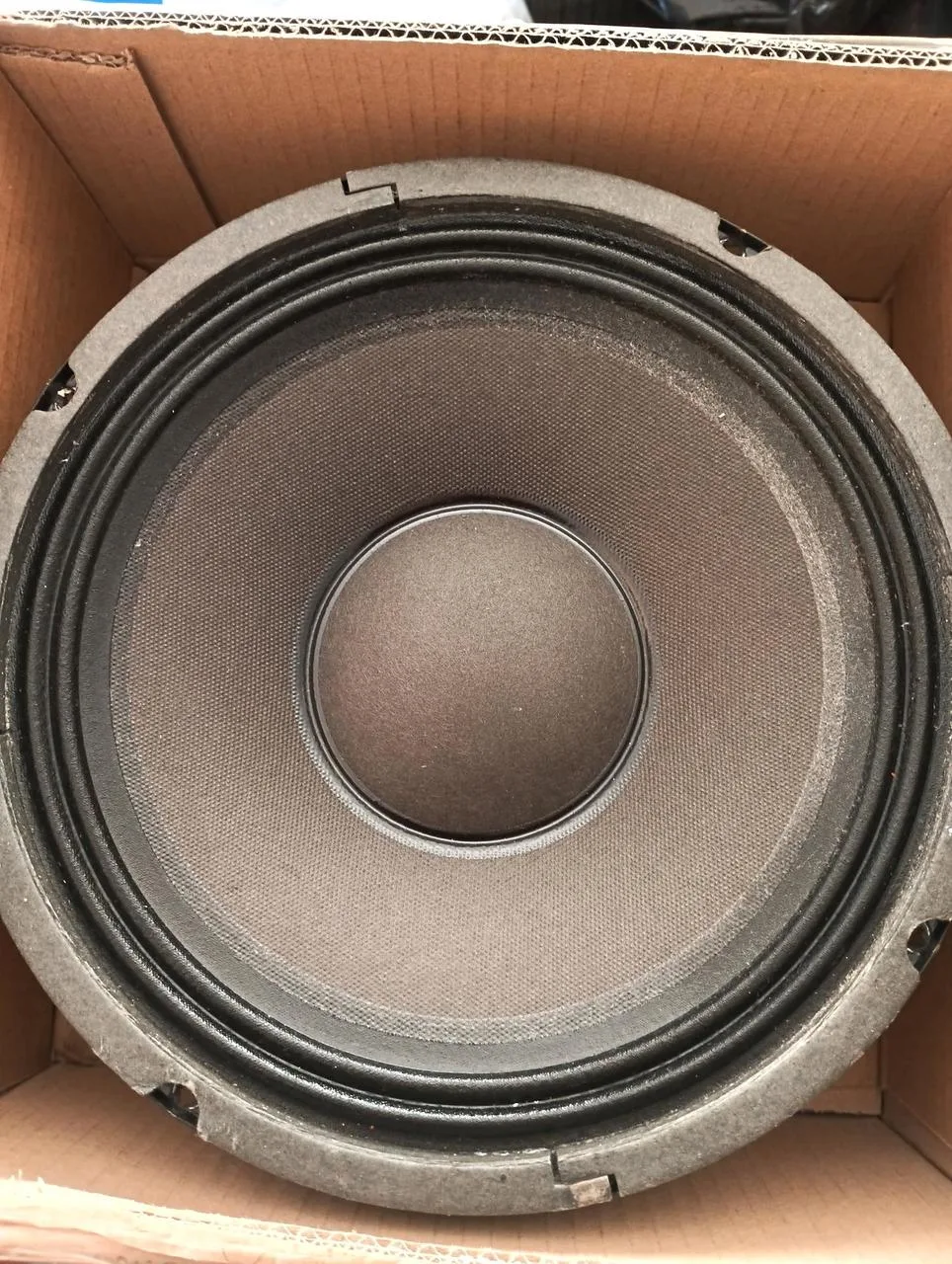10"repra z boxu Marshall 150W 4 ohm.