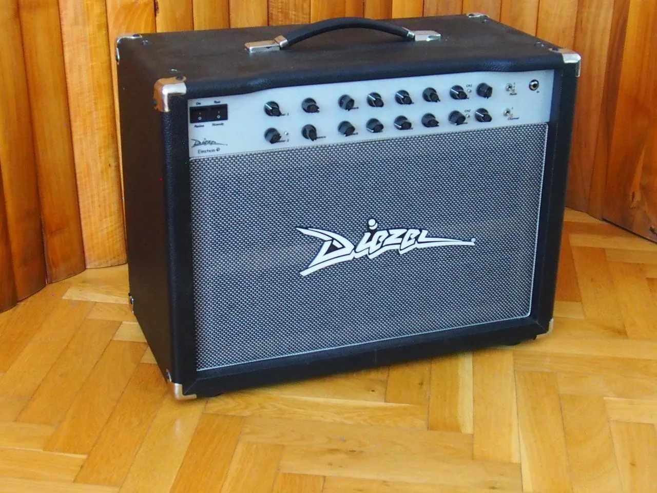 Diezel Einstein 50W celolampové kytarové kombo