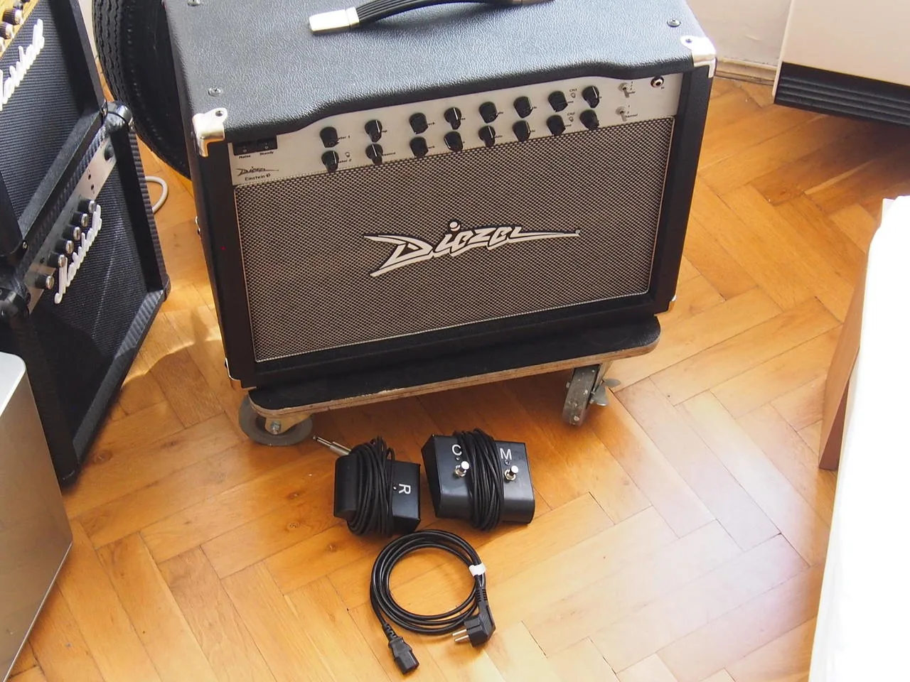 Diezel Einstein 50W celolampové kytarové kombo