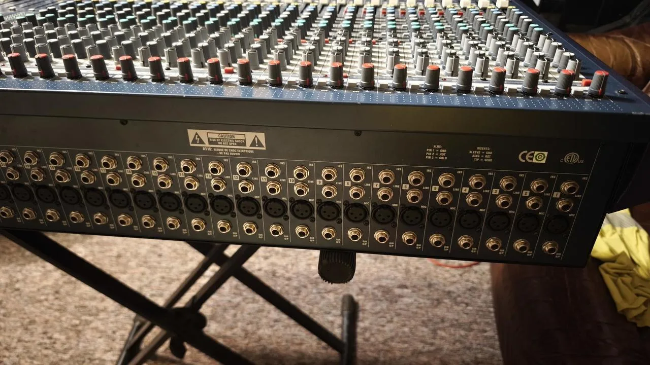 Soundcraft LX7II 32ch