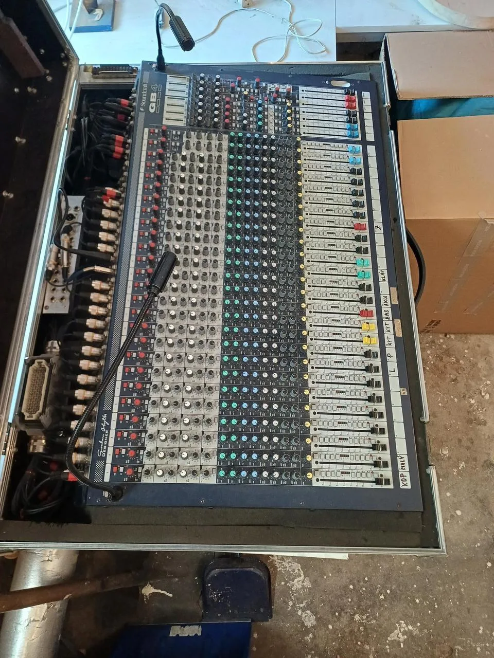Soundcraft GB4 24 CH