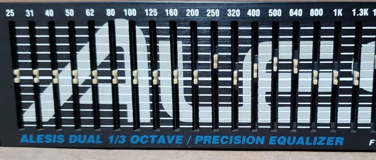 Alesis M-EQ-230 Equalizer
