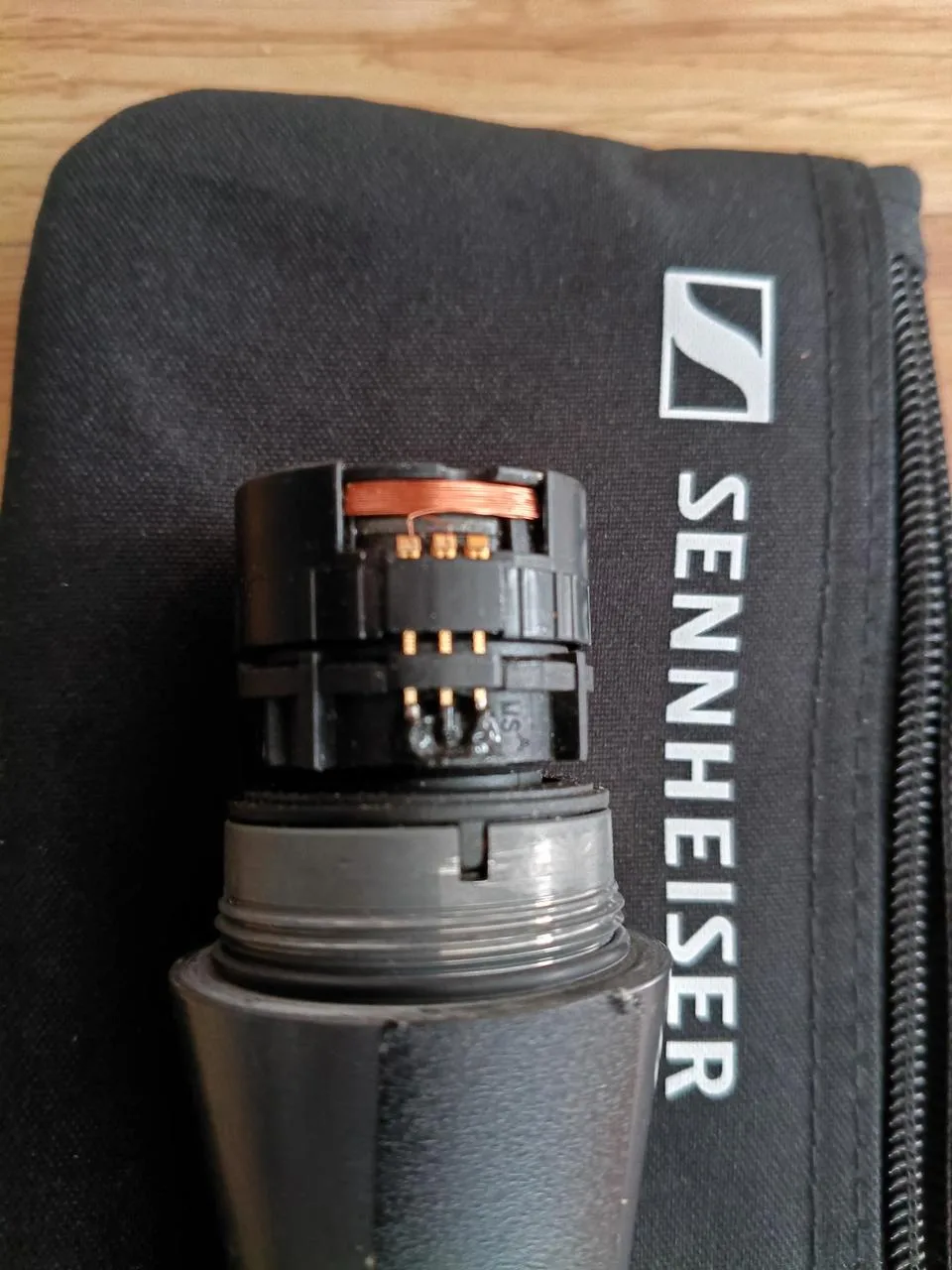 Sennheiser e835