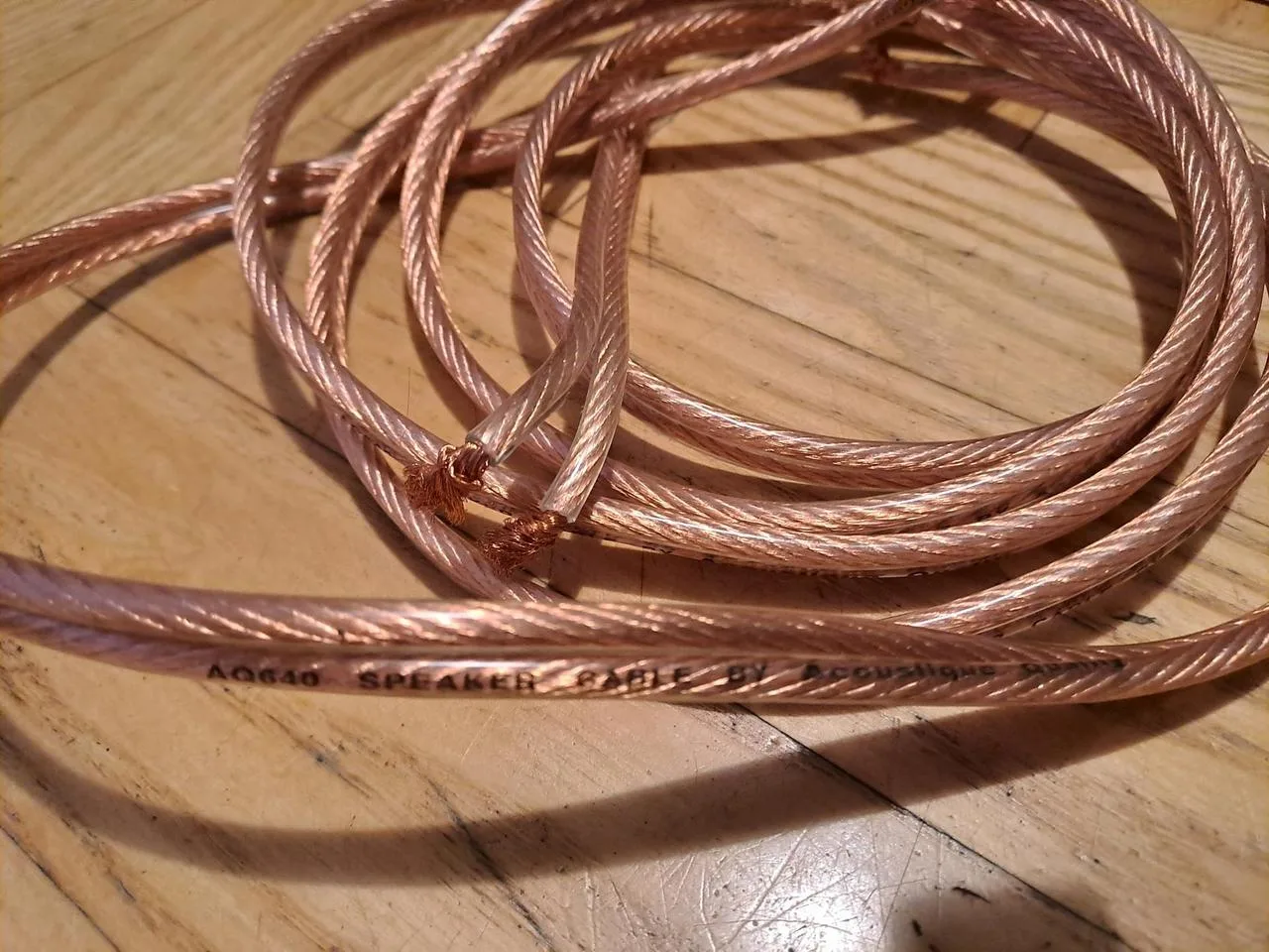 Reproduktorový kabel AQ640