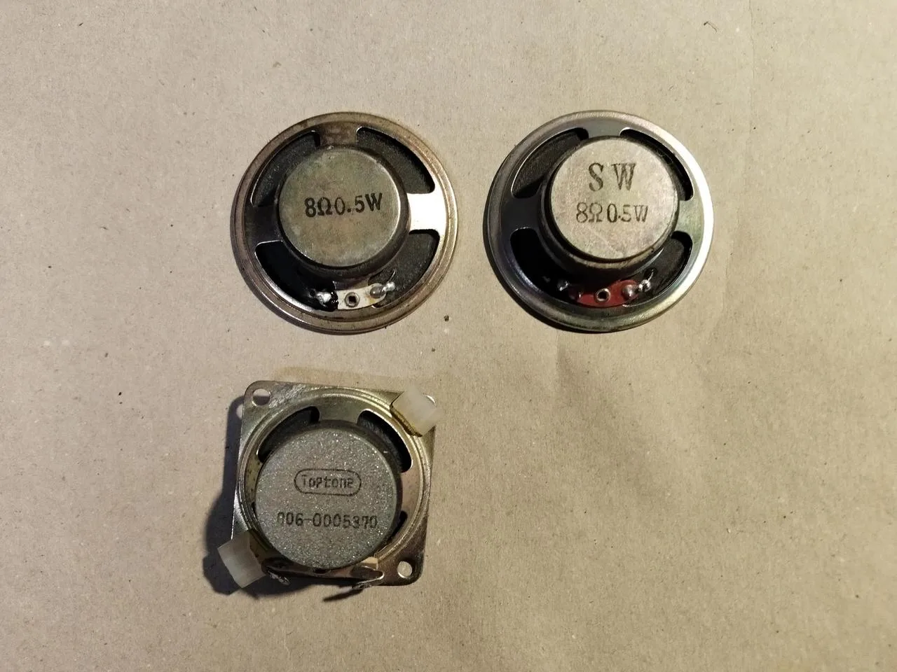 Zbytek stare repro Tesla, Toshiba atd, pro rekonstr. opravy