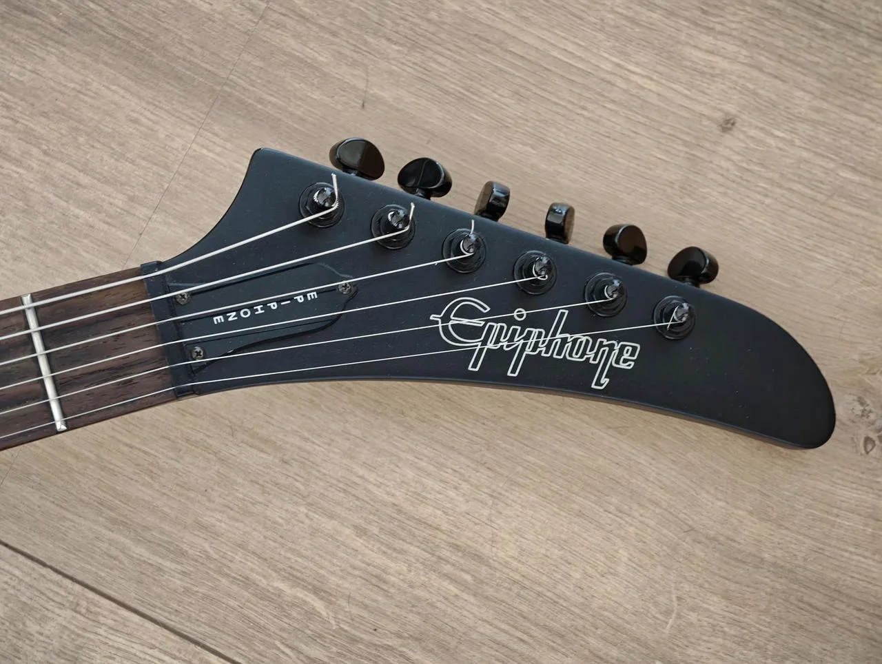 Epiphone Goth ’58 Explorer + Seymour Duncan Invader SH-8