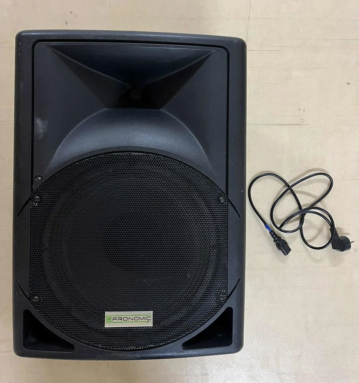 Aktivní reproboxy Soundsation SSP10-15A a Pronomic FOX 12a