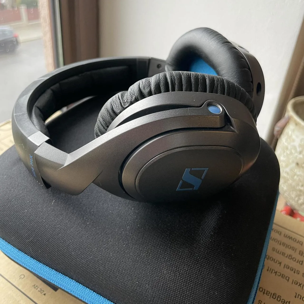 Sennheiser HD6 Mix - DJ sluchátka top stav