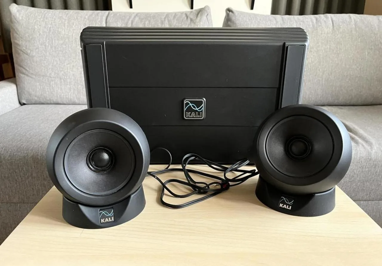 Jarní úklid. Kali Audio IN-UNF