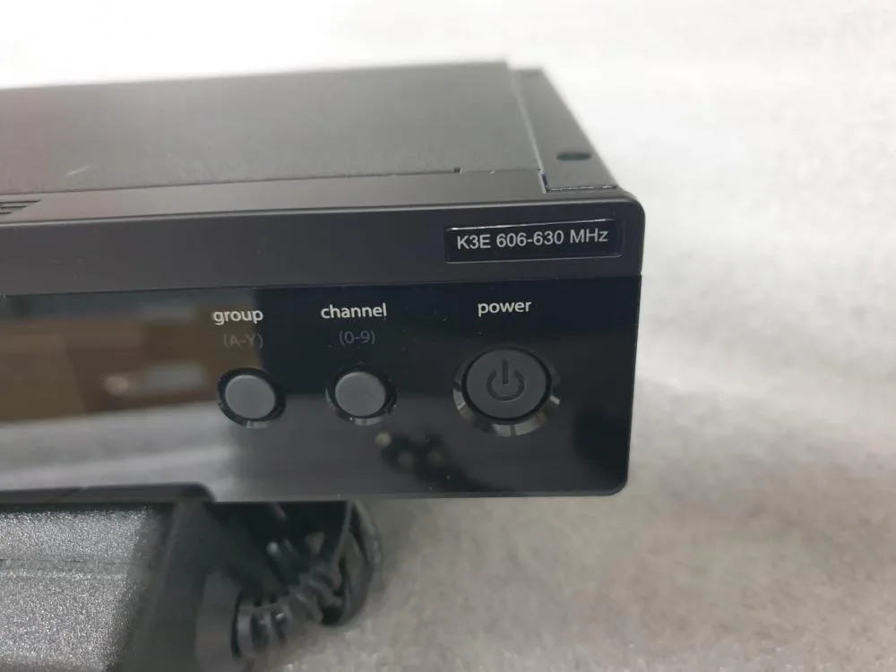 Shure BLX4R Receiver a BLX1 Bodypack K3E 606-630Mhz