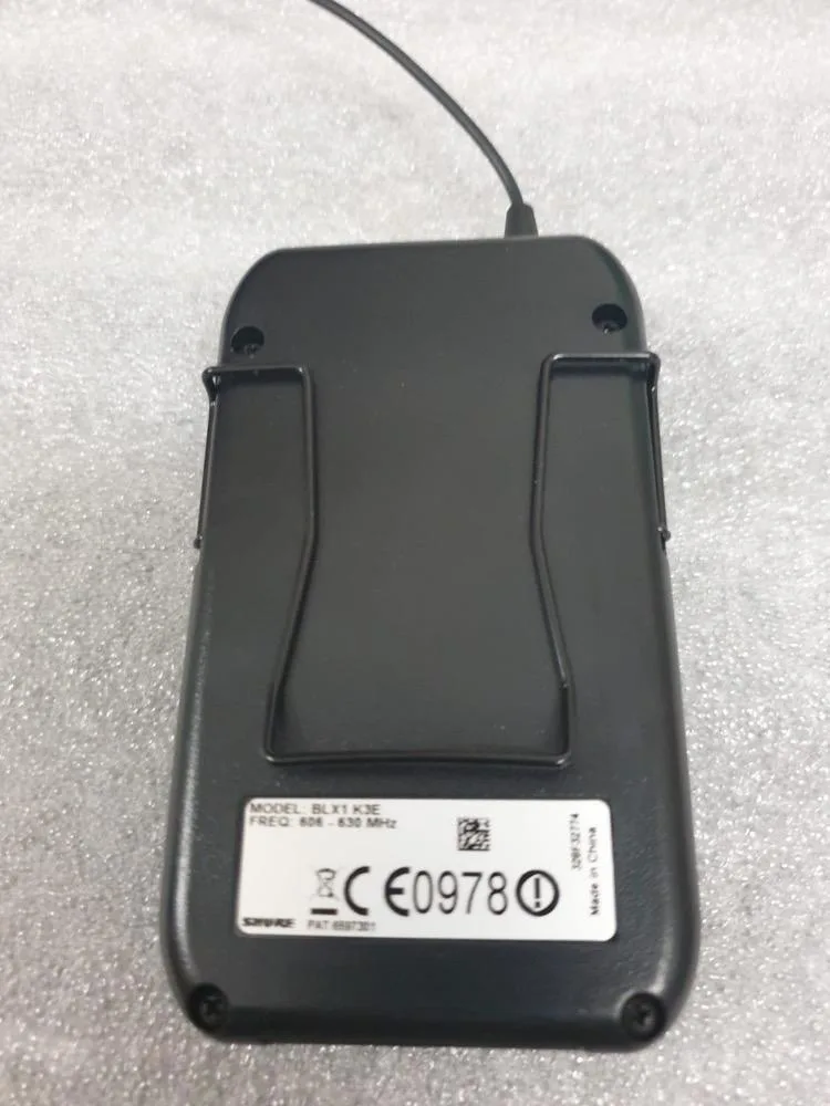 Shure BLX4R Receiver a BLX1 Bodypack K3E 606-630Mhz
