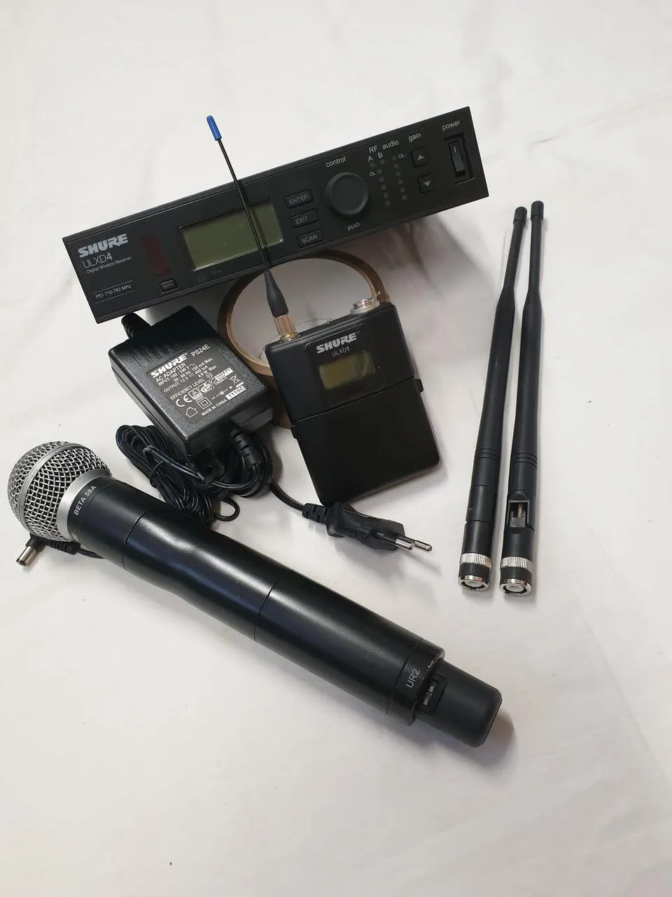 Shure ULXD24 System 1x Rucni Beta58a 1x Bodypack Freq V51