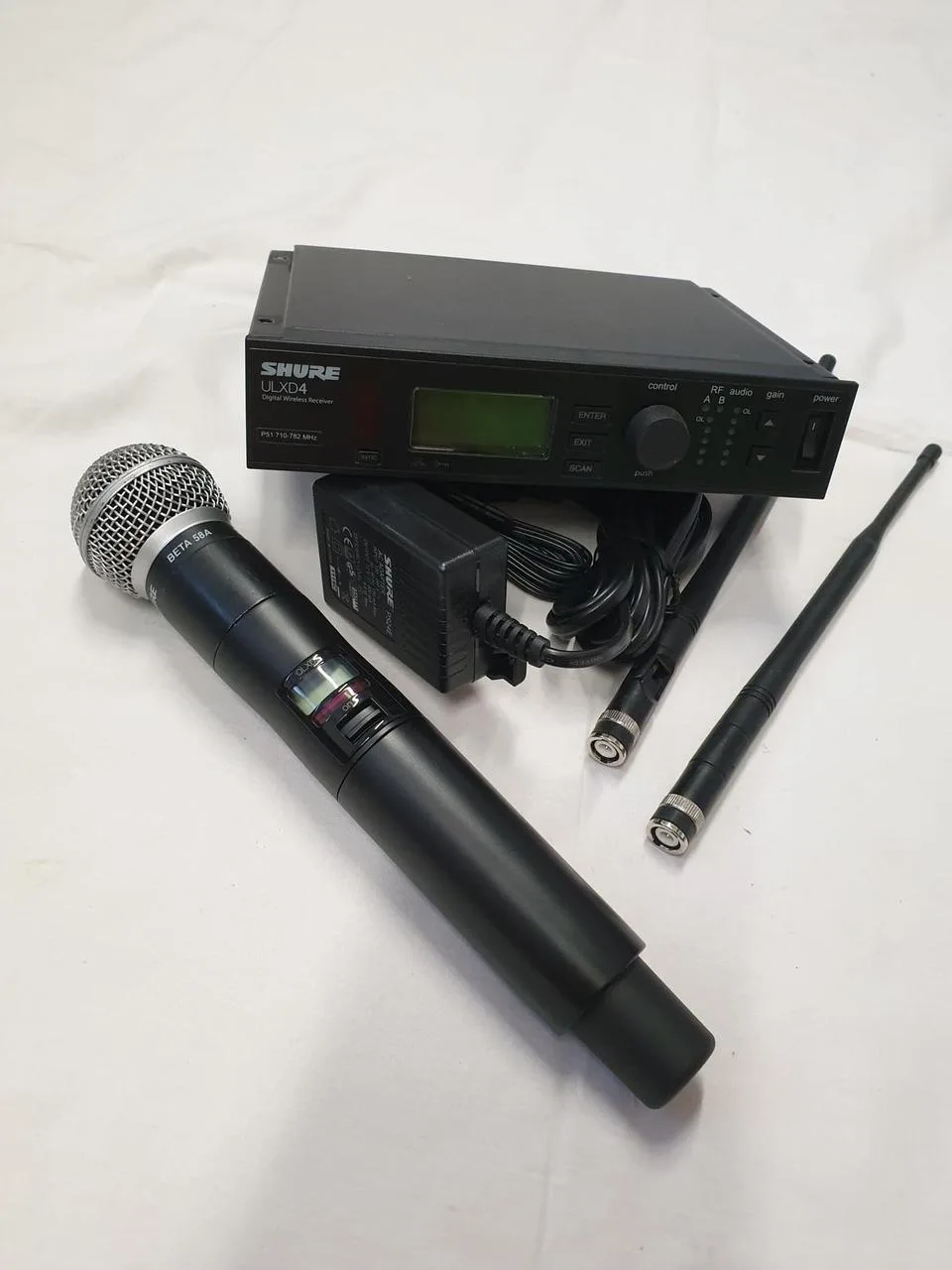 Shure ULXD24 System 1x Rucni Beta58a 1x Bodypack Freq V51
