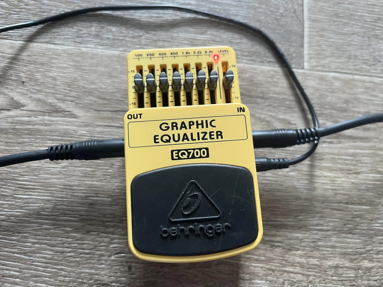 Behringer EQ700
