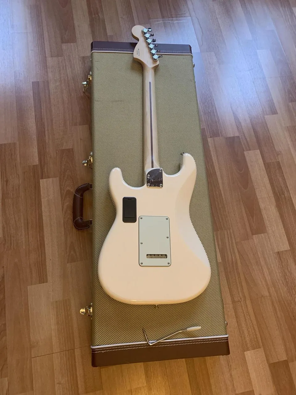 Fender Deluxe Roadhouse Strat + kufr