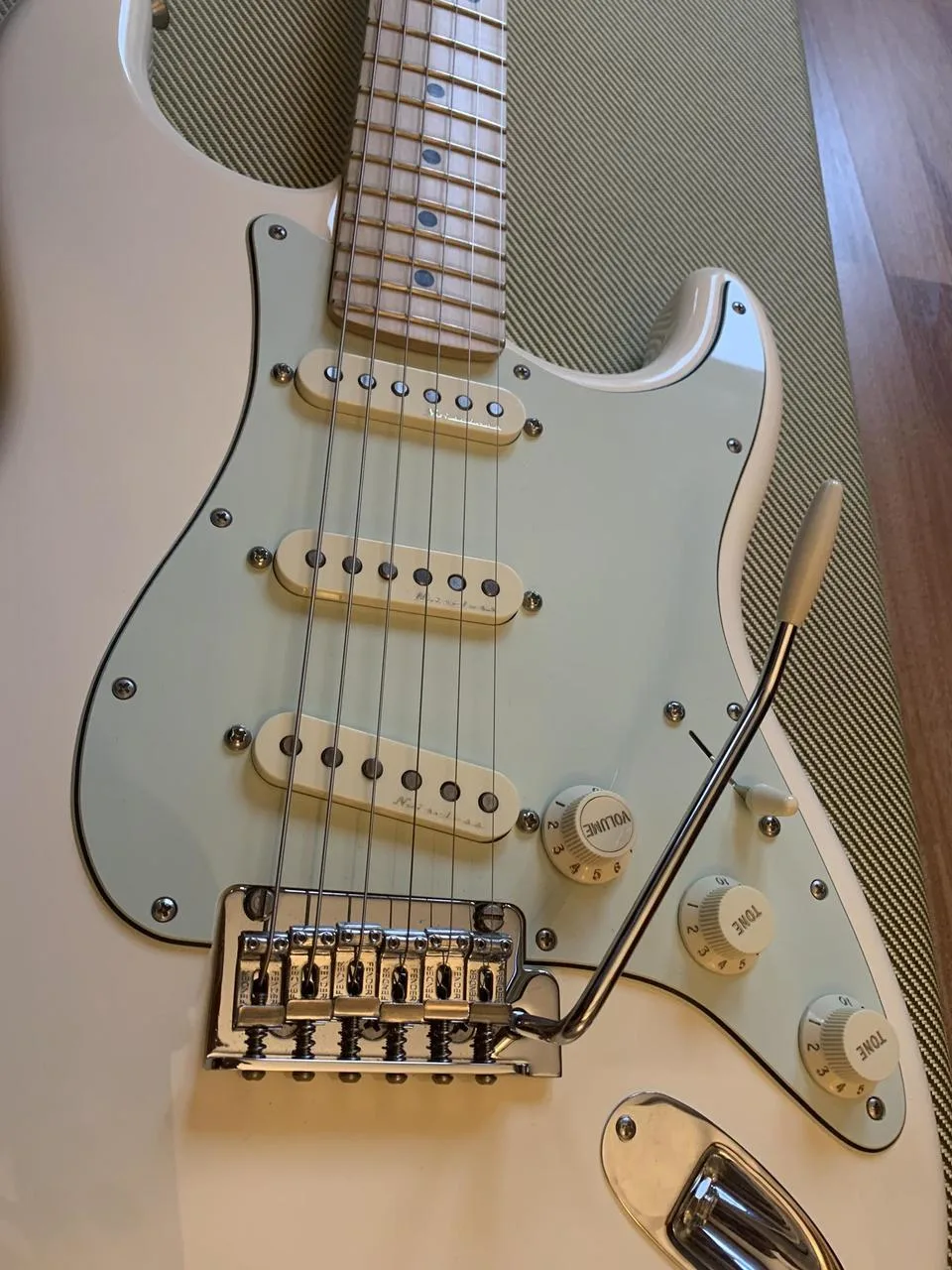 Fender Deluxe Roadhouse Strat + kufr