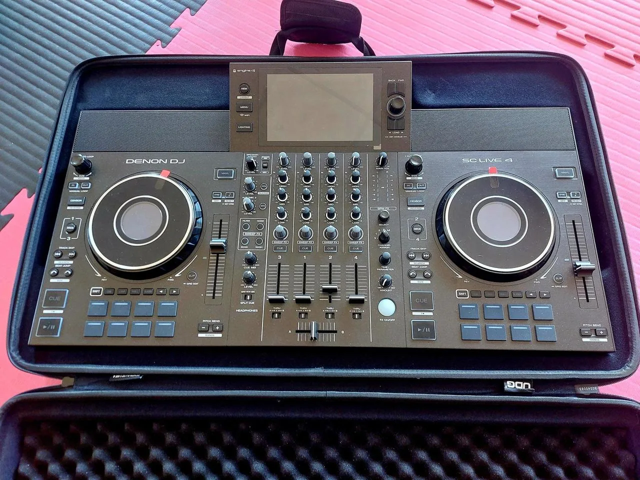 Denon DJ SC Live4 včetně case