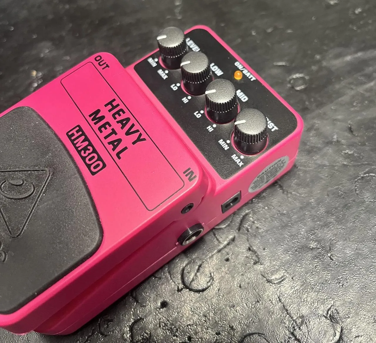 Behringer Heavy Metal (HM300)