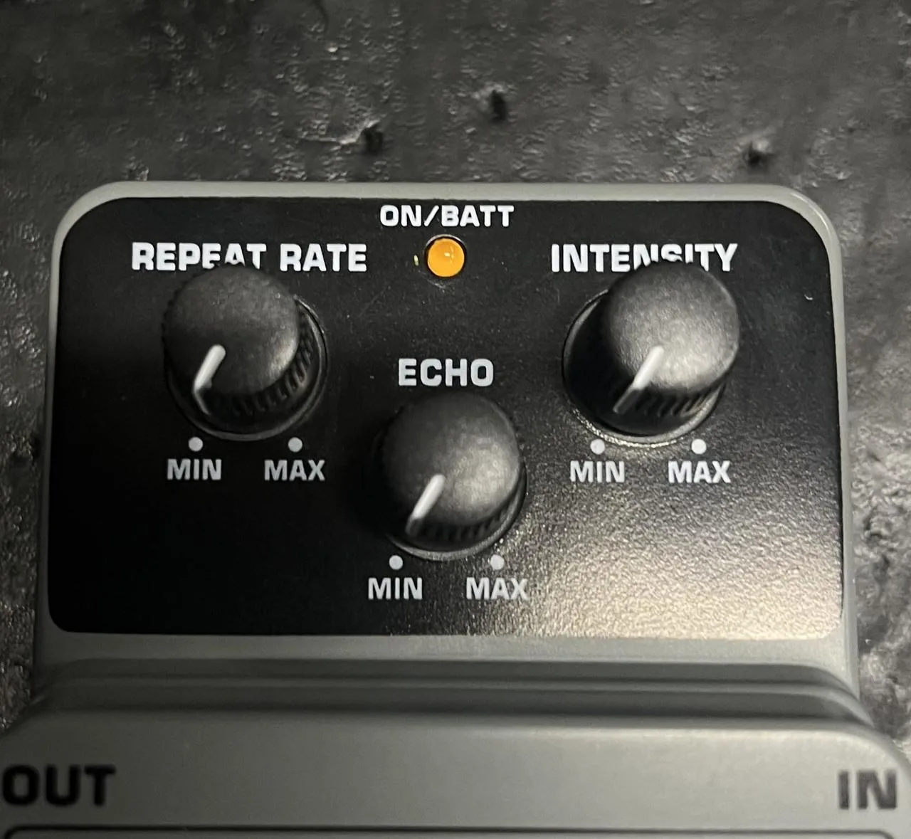 Behringer Vintage Delay (VD400)