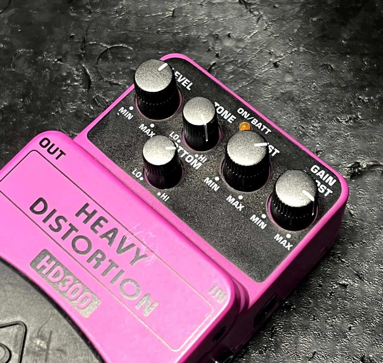Behringer Heavy Distortion (HD300)