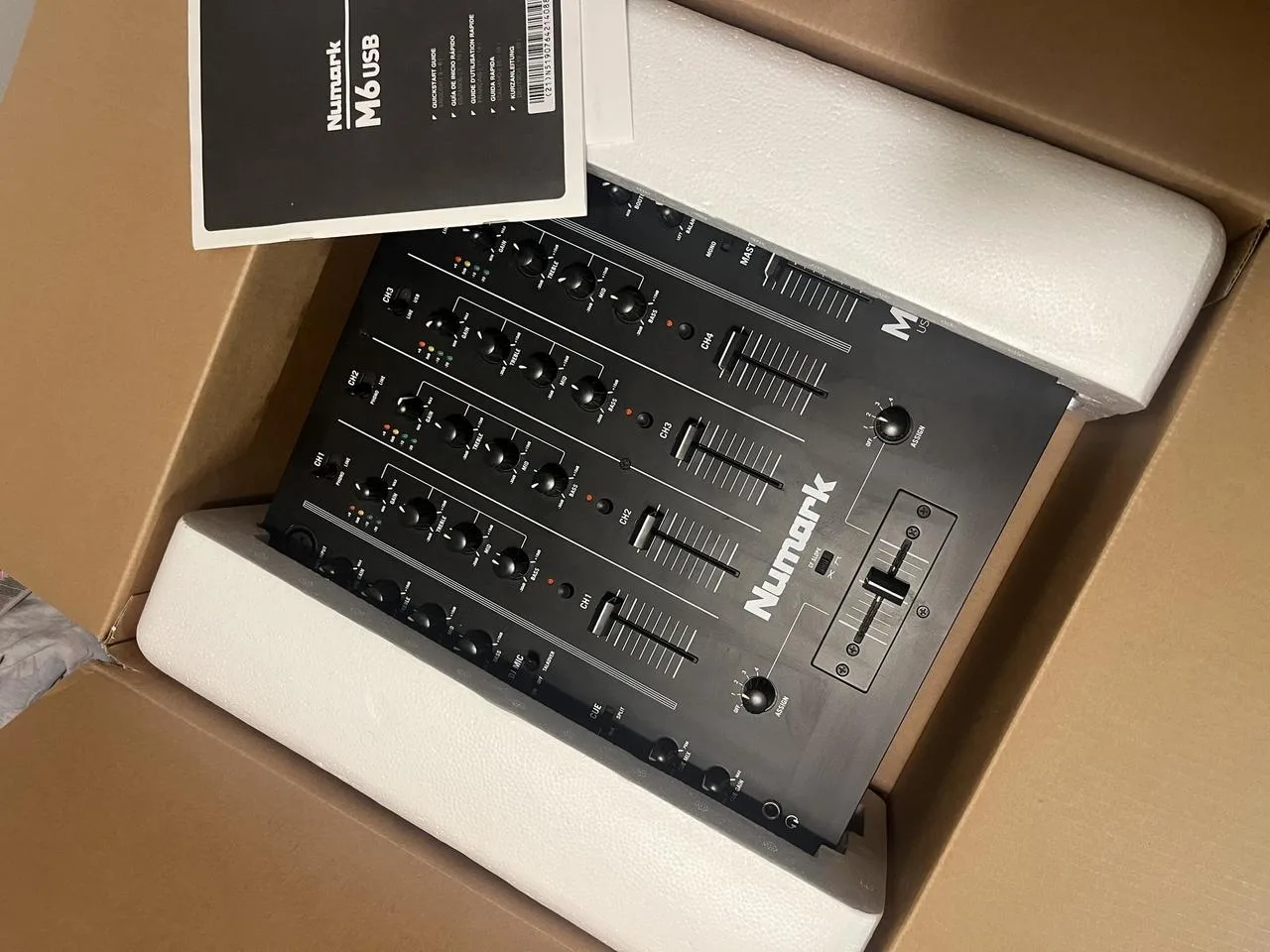 Numark M6 USB - mixpult