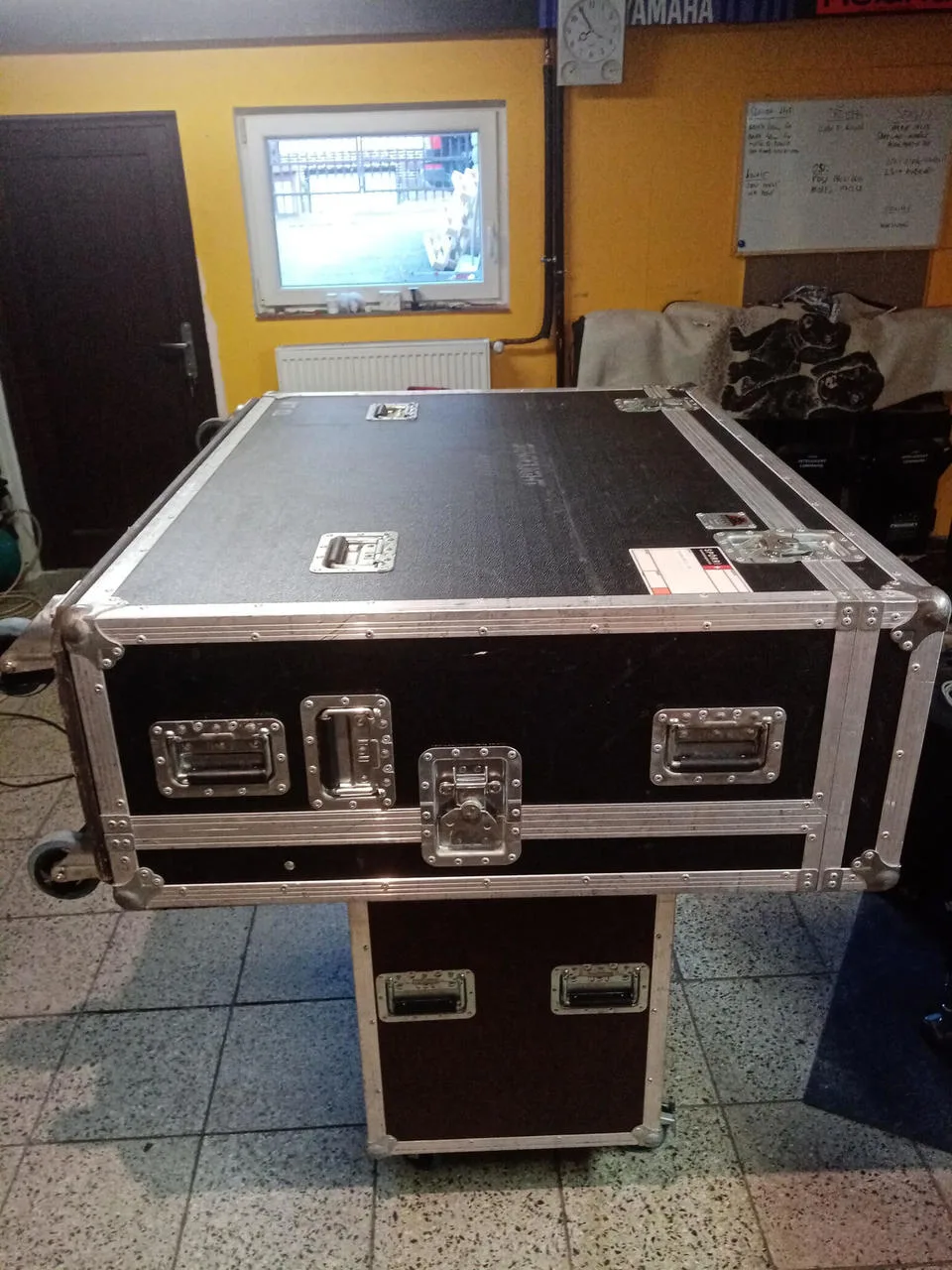 Prodám YAMAHA M7CL-48 ES vč. 3x SB168