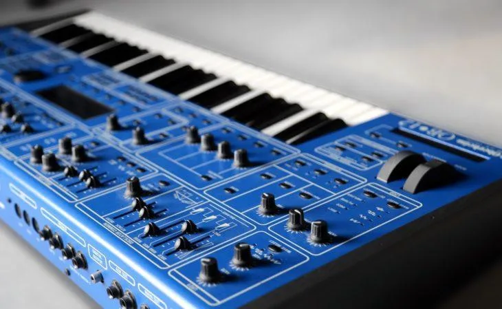 Oberheim OB-12.