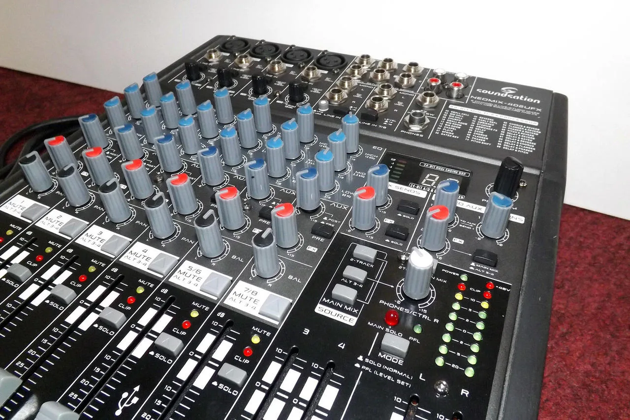 Prodám analog Soundsation-402UFX