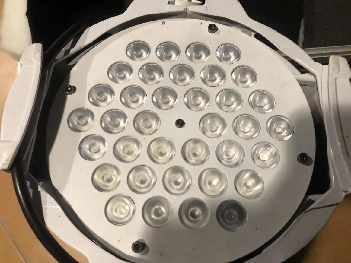 Prodám 6 ks LED světel.