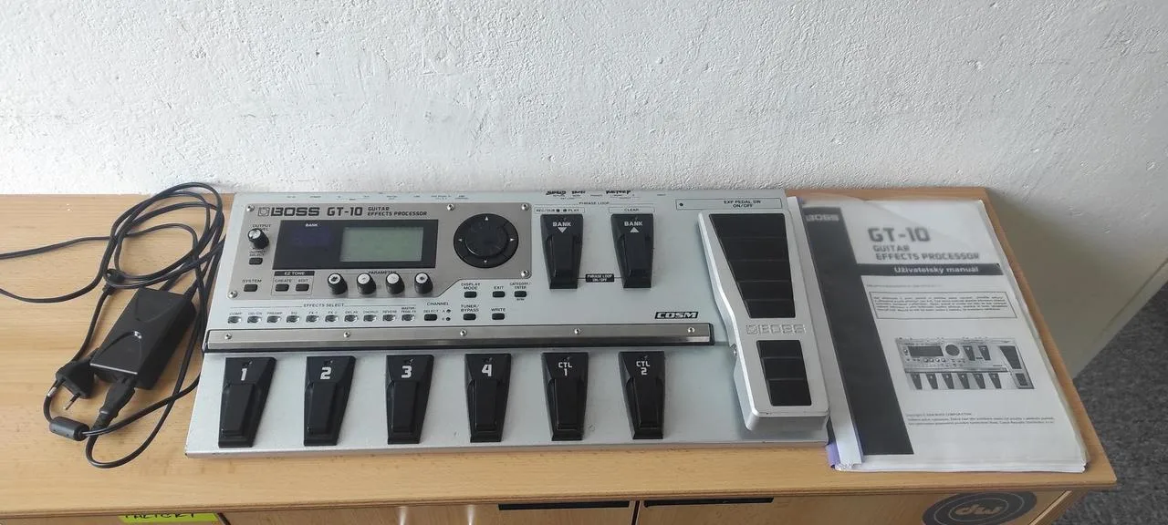 Boss GT-10