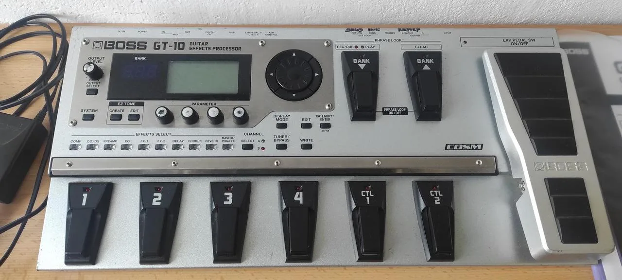 Boss GT-10