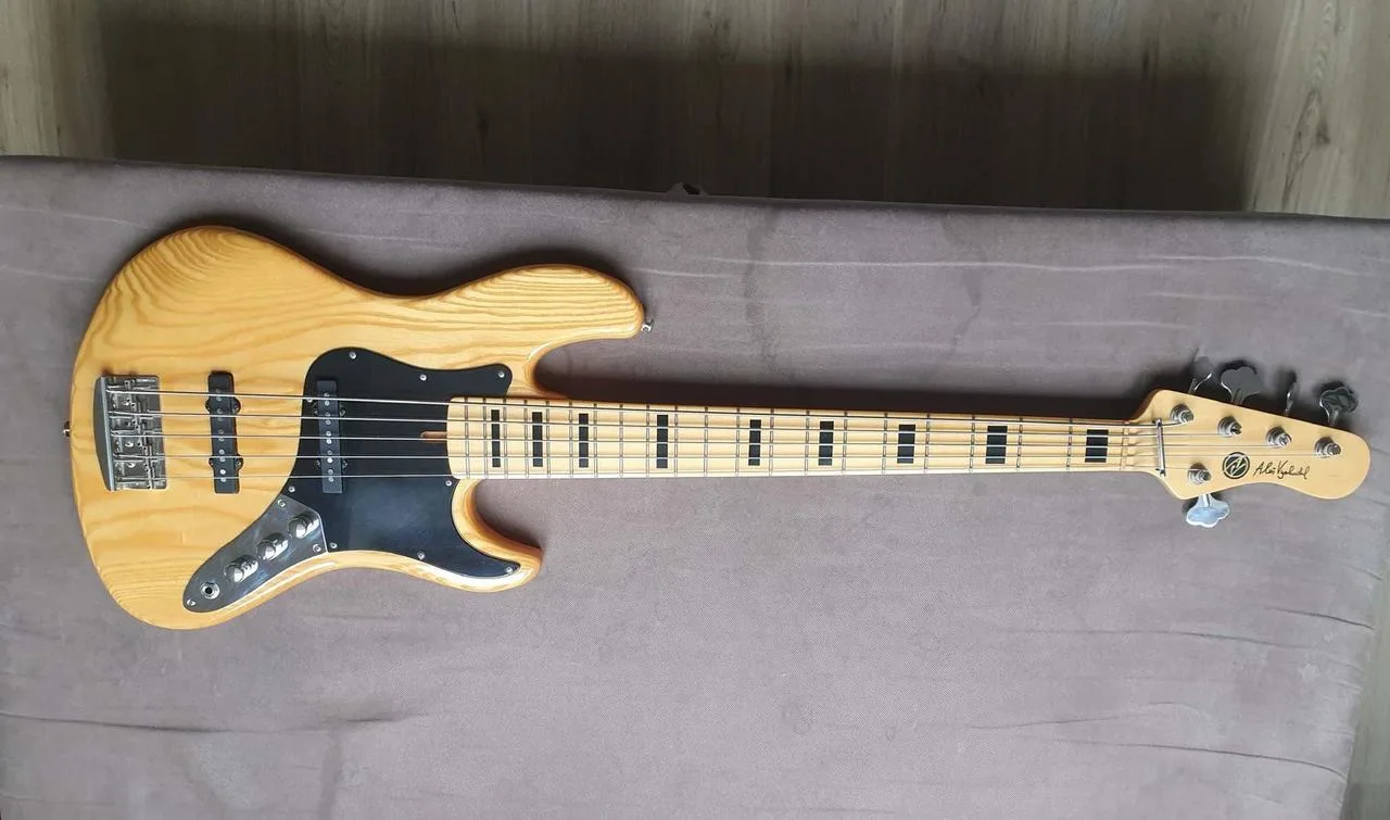 AV Basses AVJ5