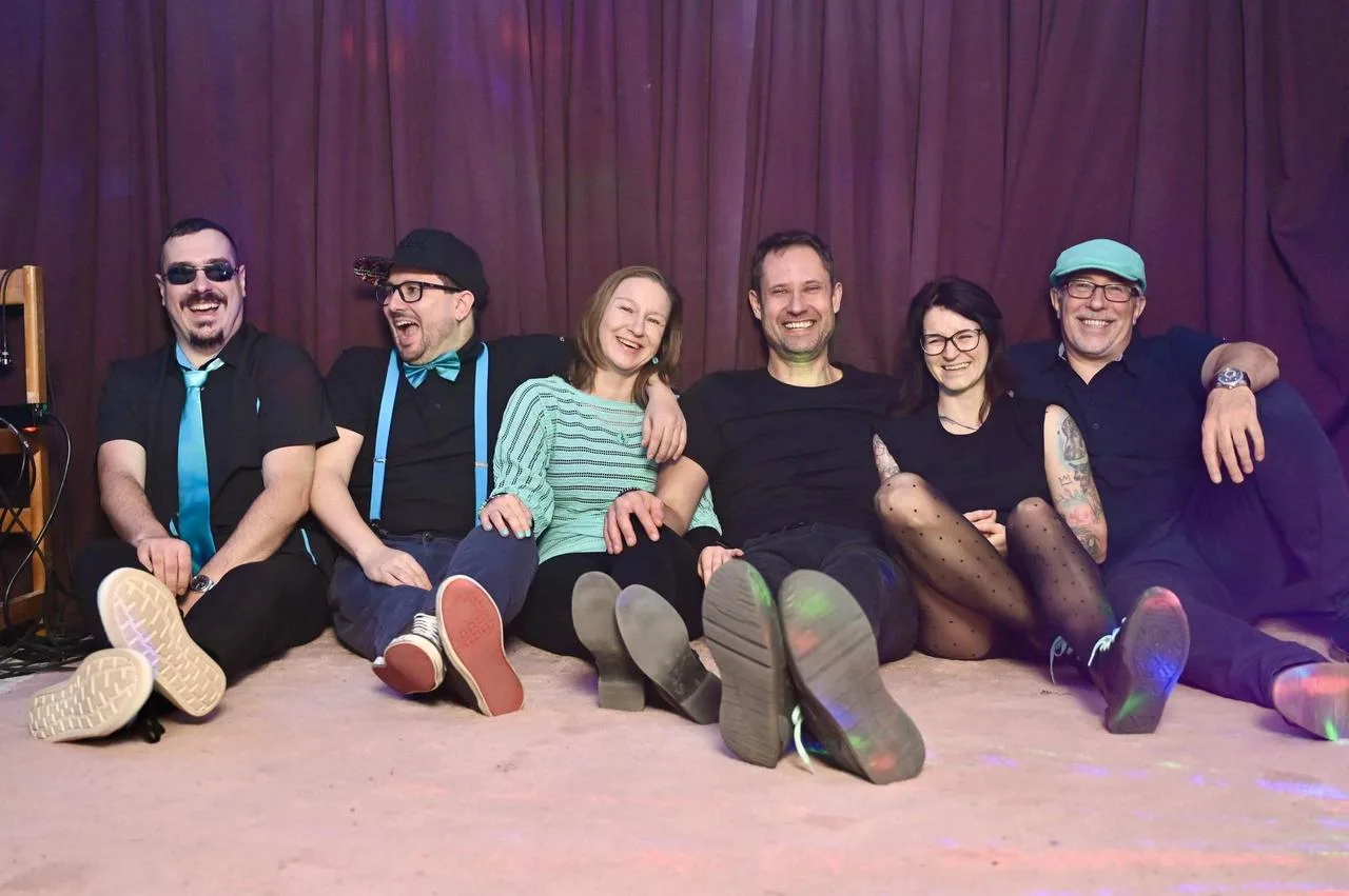 tvé BICÍ hledají zavedenou Pop & Rock kapelu