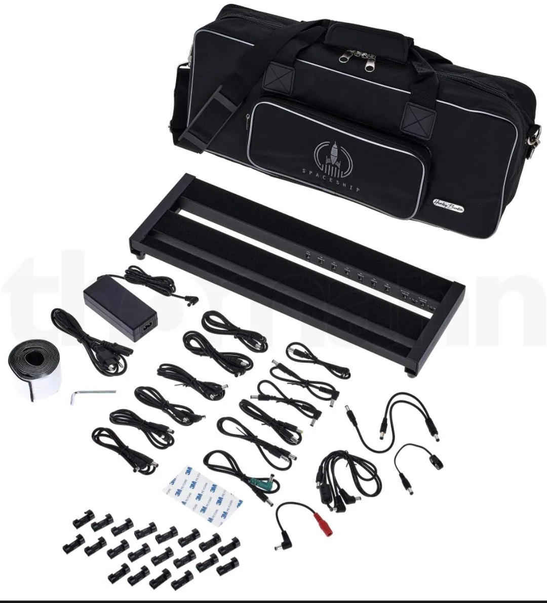 Pedalboard s integrovanou baterií, zdrojem, taškou a patch k