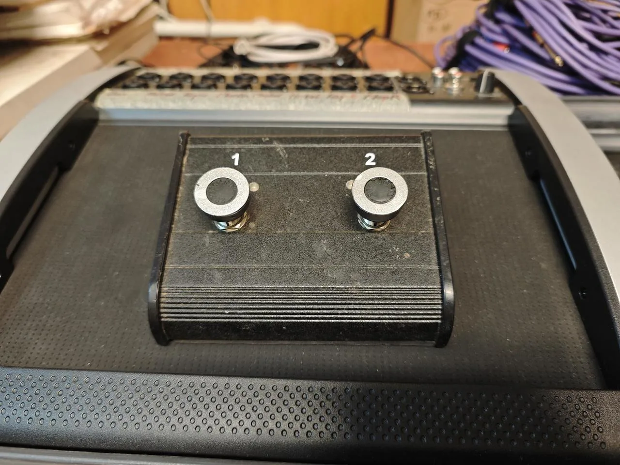 Behringer X18