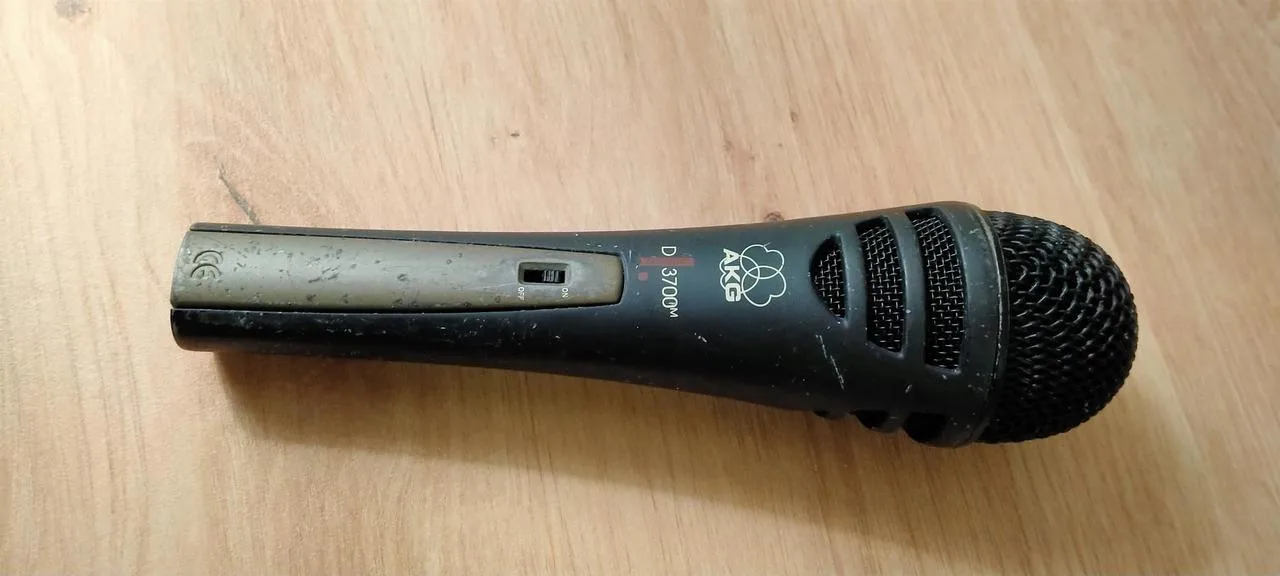 AKG D3700 dynamický