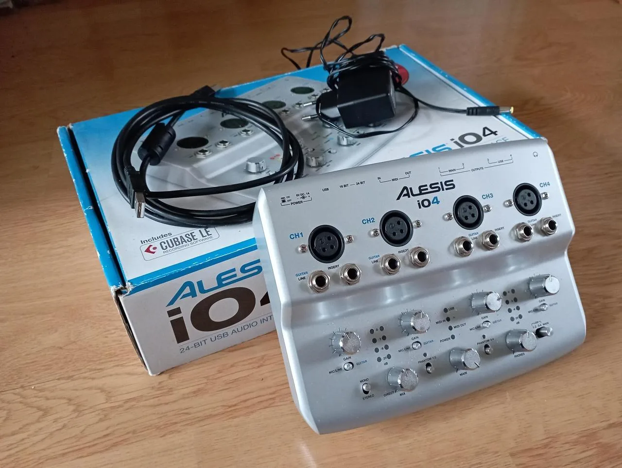 prodám zvukovku Alesis iO4