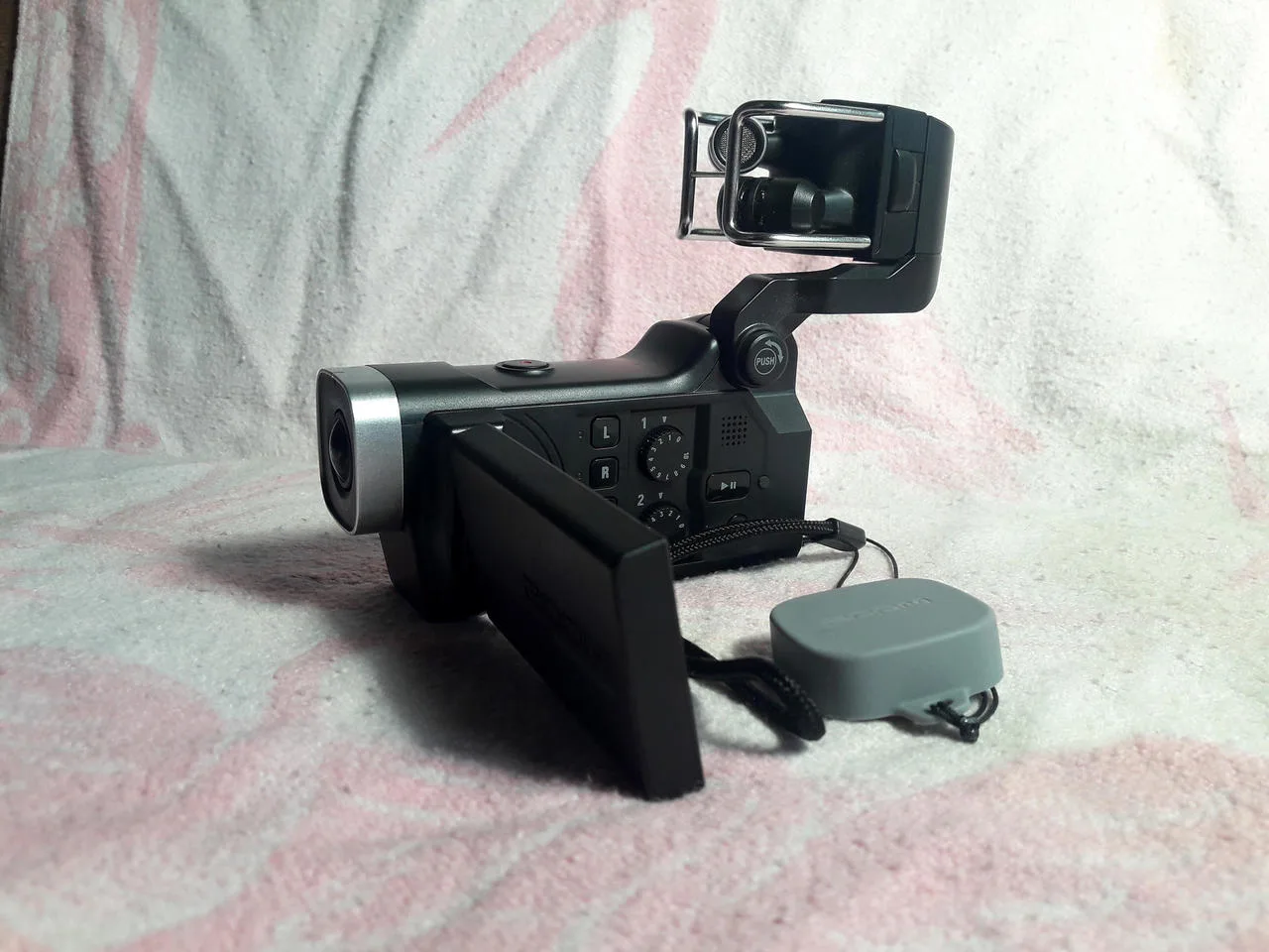 kamera ZOOM Q8 – Kompletní balení, nová baterie, top stav