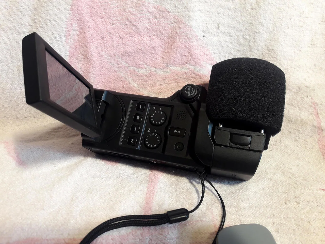 kamera ZOOM Q8 – Kompletní balení, nová baterie, top stav