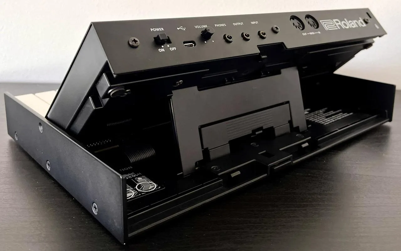 Roland Boutique JP-08 + Roland K-25M