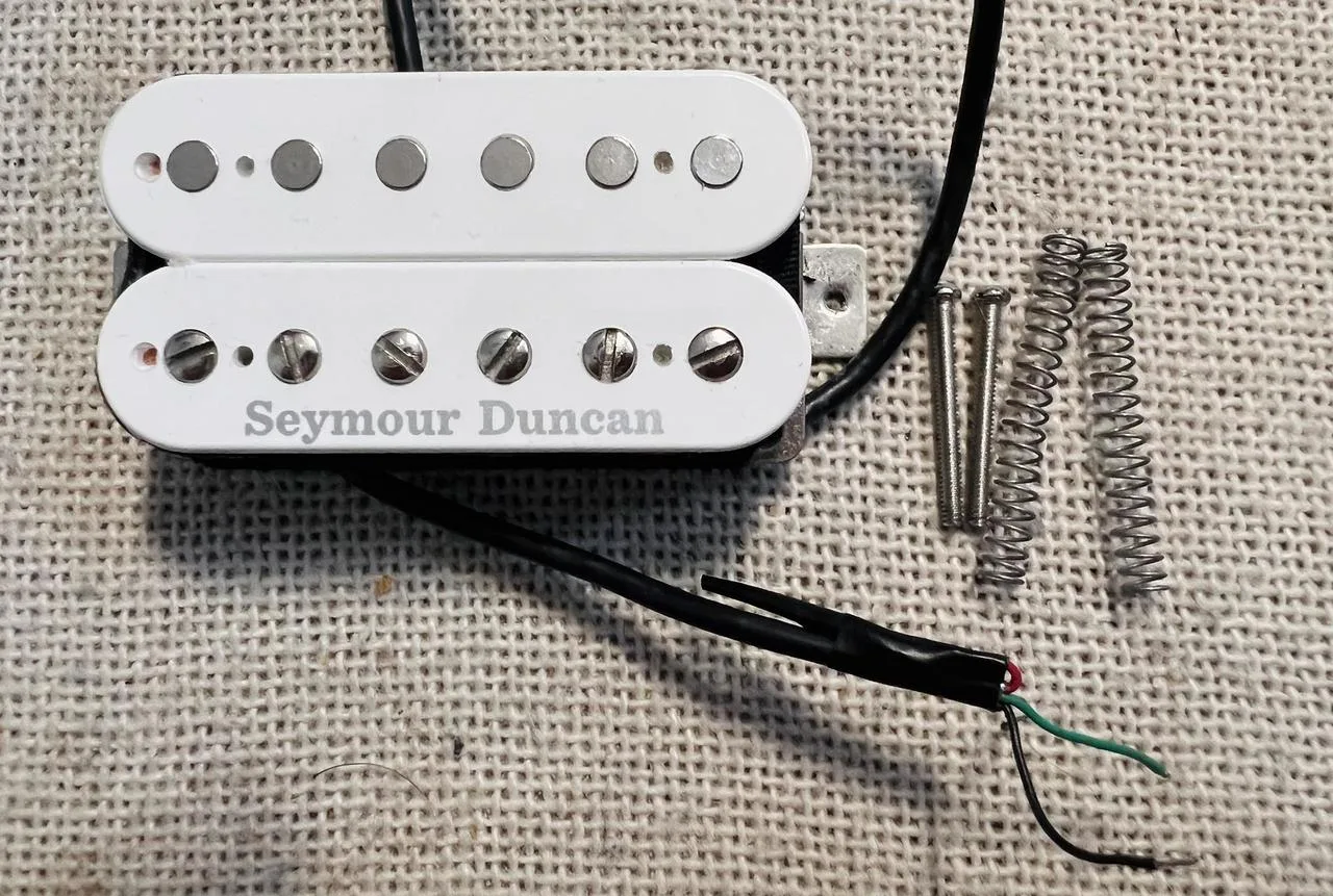 Seymour Duncan SH-6B Distortion v bílé barvě