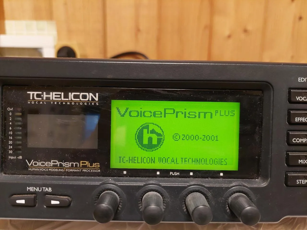 Prodám vyměním TC helicon voice prism plus
