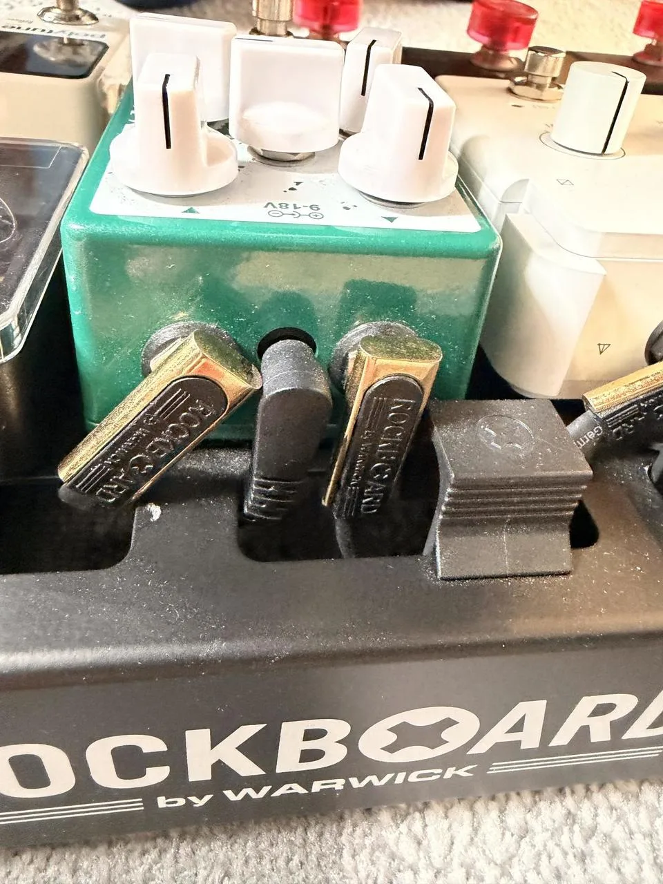 Univibe Earthquaker Devices -The Depths tremolo / rotary