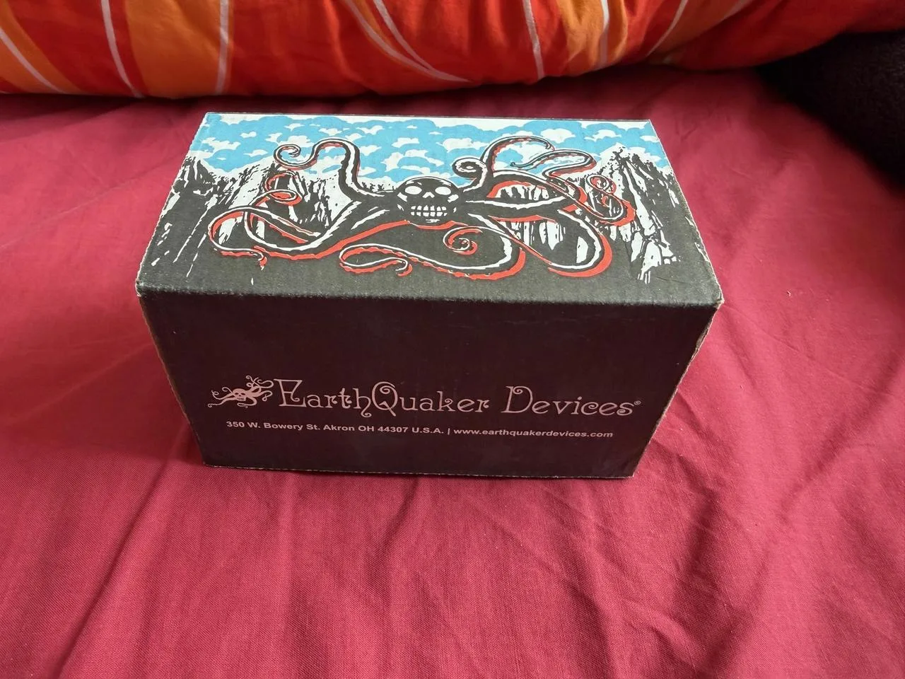 Univibe Earthquaker Devices -The Depths tremolo / rotary
