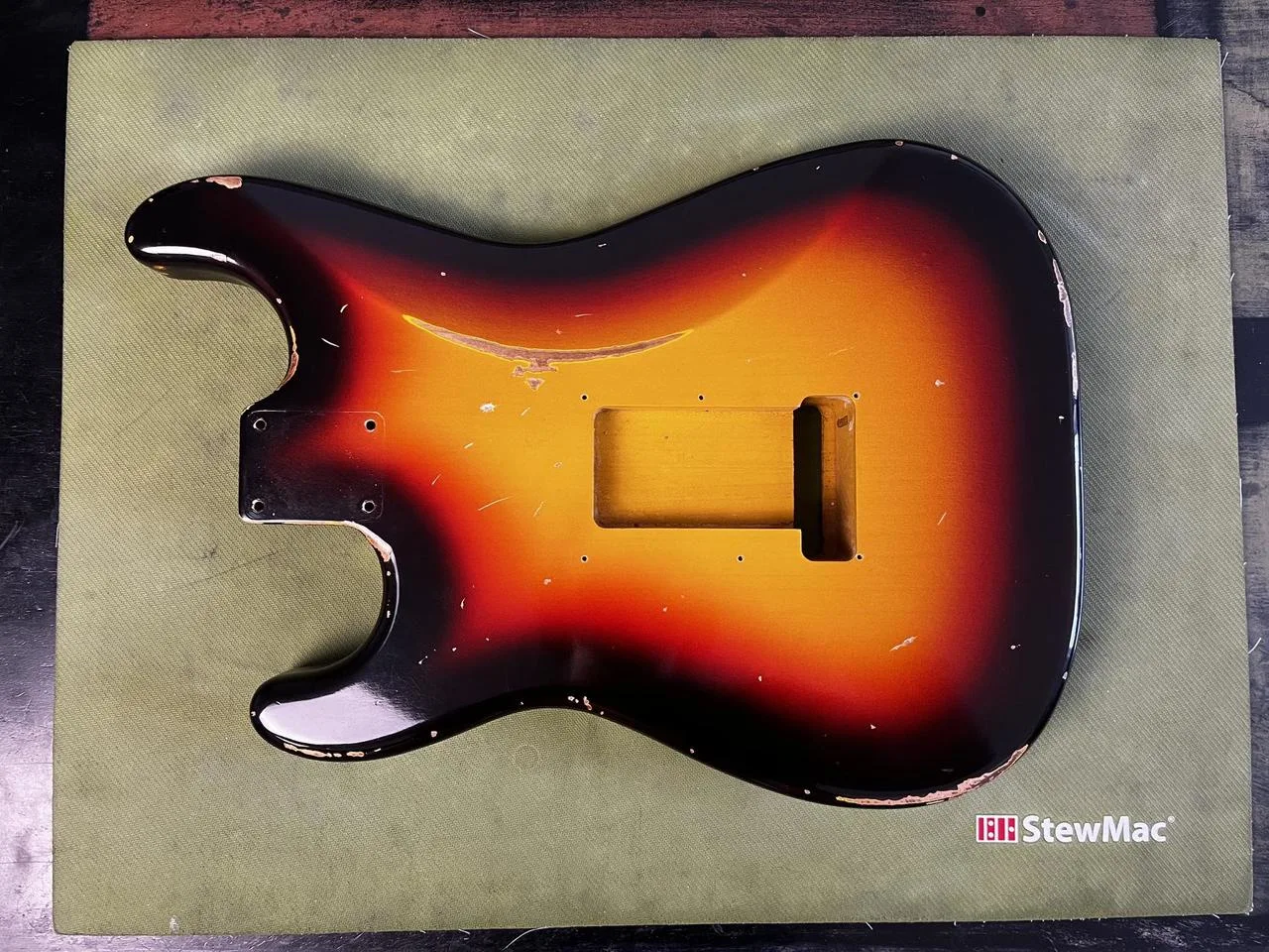 Nitro relic body strat (sunburst 1964)