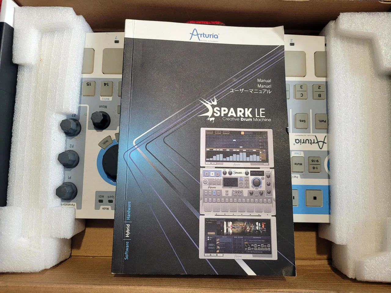 DRUM MACHINE Arturia Spark LE + software SPARK 2